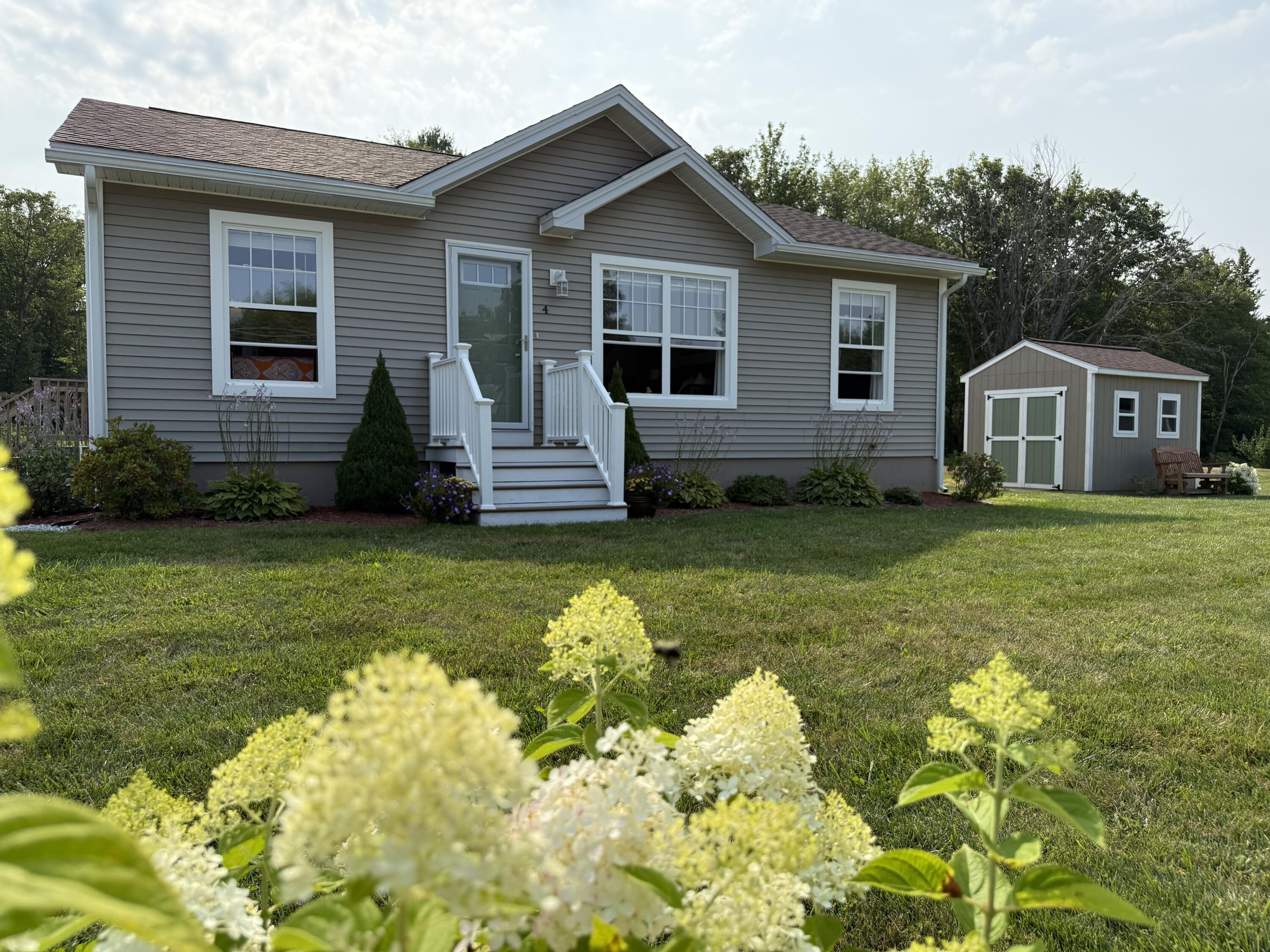 4 Hayfield Lane Lisbon ME 04250