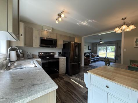 4 Hayfield Lane Lisbon ME 04250