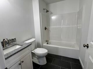 5 Egypt Road Raymond ME 04071