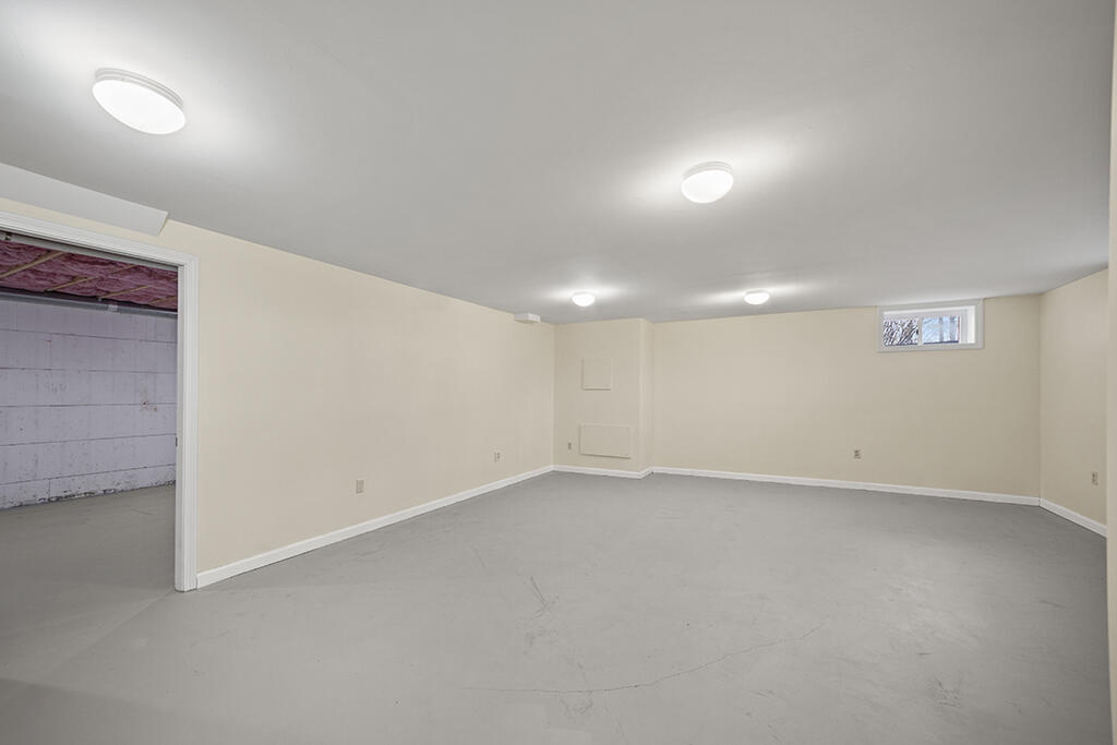 280 Pond Road Mount Vernon ME 04352