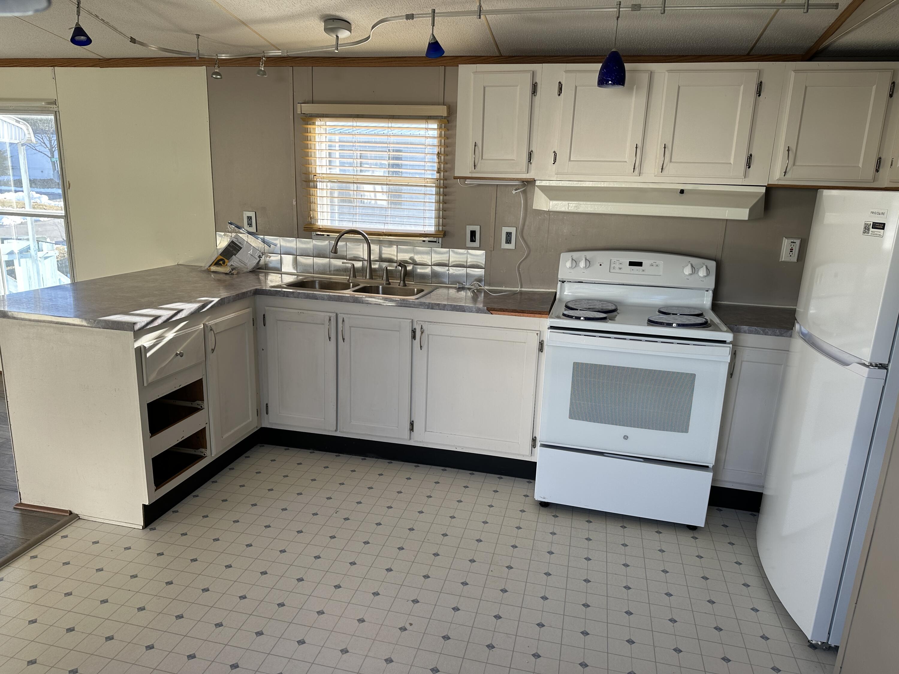 9 Autumn Lane Lewiston ME 04240