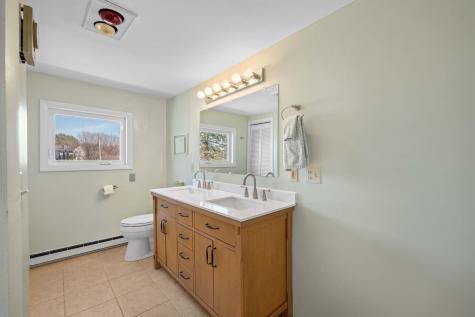 18 Walker Lane Farmingdale ME 04344