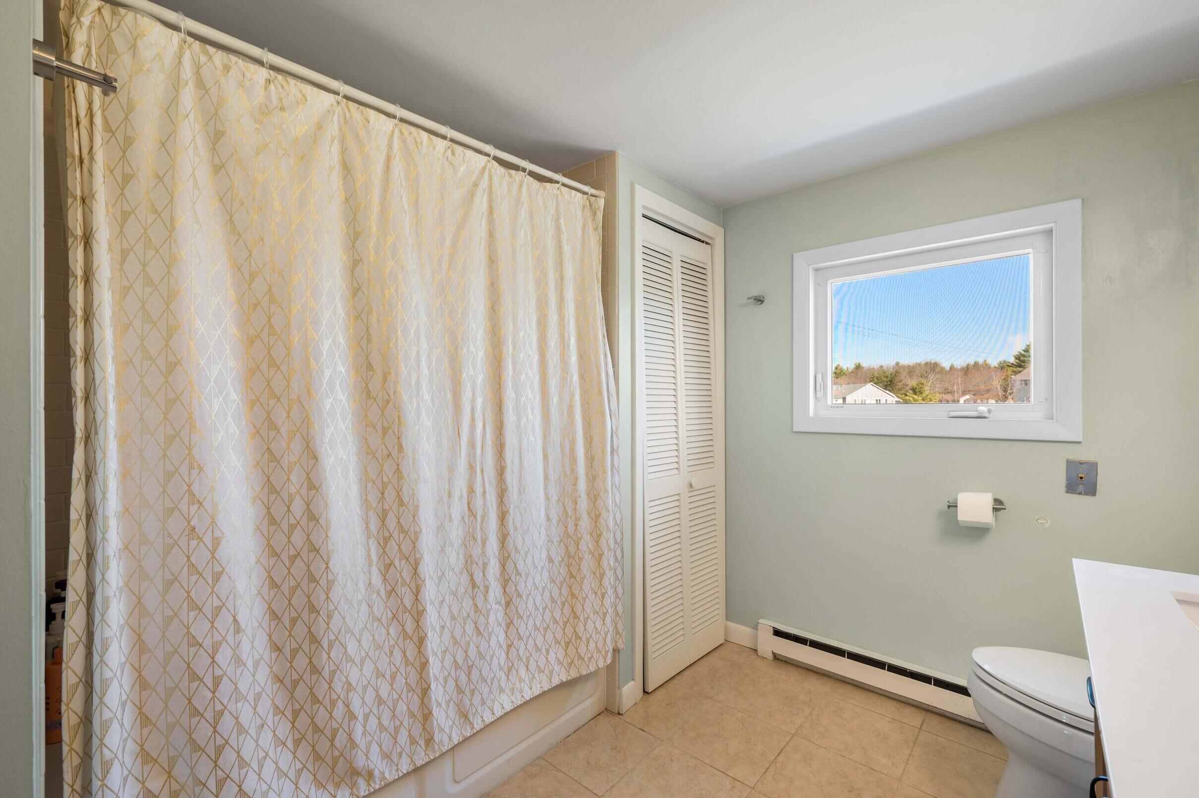 18 Walker Lane Farmingdale ME 04344