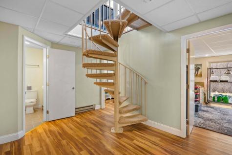 18 Walker Lane Farmingdale ME 04344