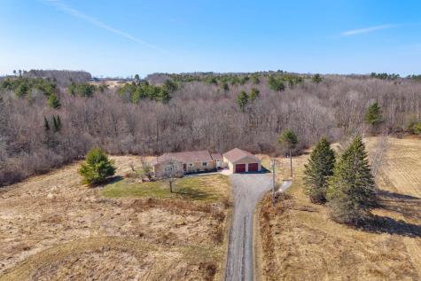 18 Walker Lane Farmingdale ME 04344