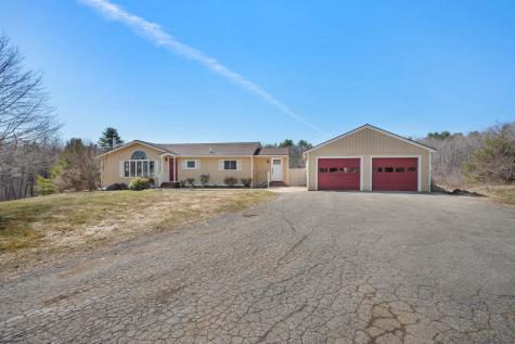 18 Walker Lane Farmingdale ME 04344