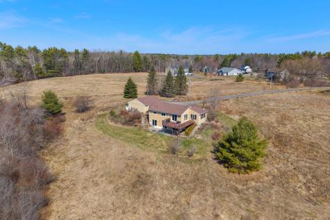 18 Walker Lane Farmingdale ME 04344