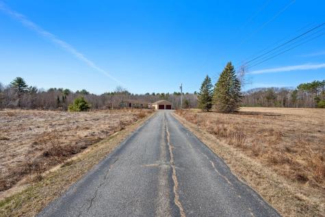 18 Walker Lane Farmingdale ME 04344