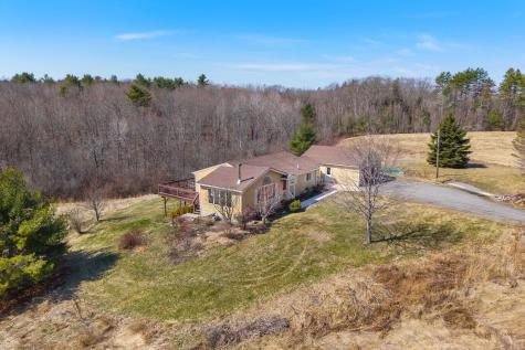 18 Walker Lane Farmingdale ME 04344