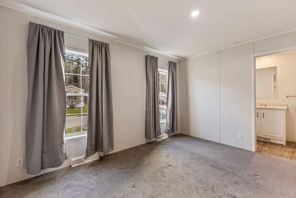 71 Autumn Lane Lewiston ME 04240