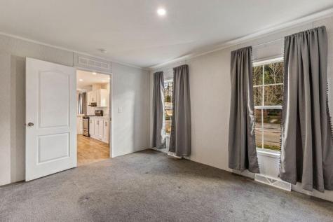 71 Autumn Lane Lewiston ME 04240