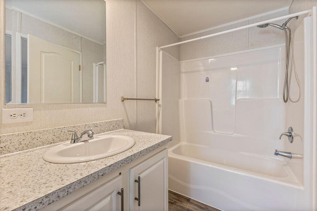 71 Autumn Lane Lewiston ME 04240