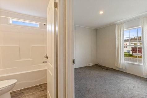 71 Autumn Lane Lewiston ME 04240