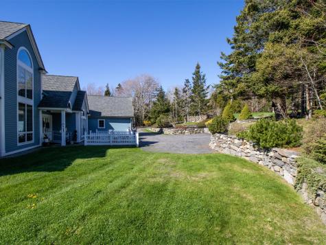 28 Yellow Head Road Bristol ME 04554