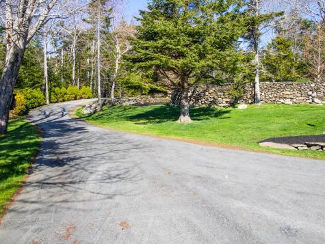 28 Yellow Head Road Bristol ME 04554