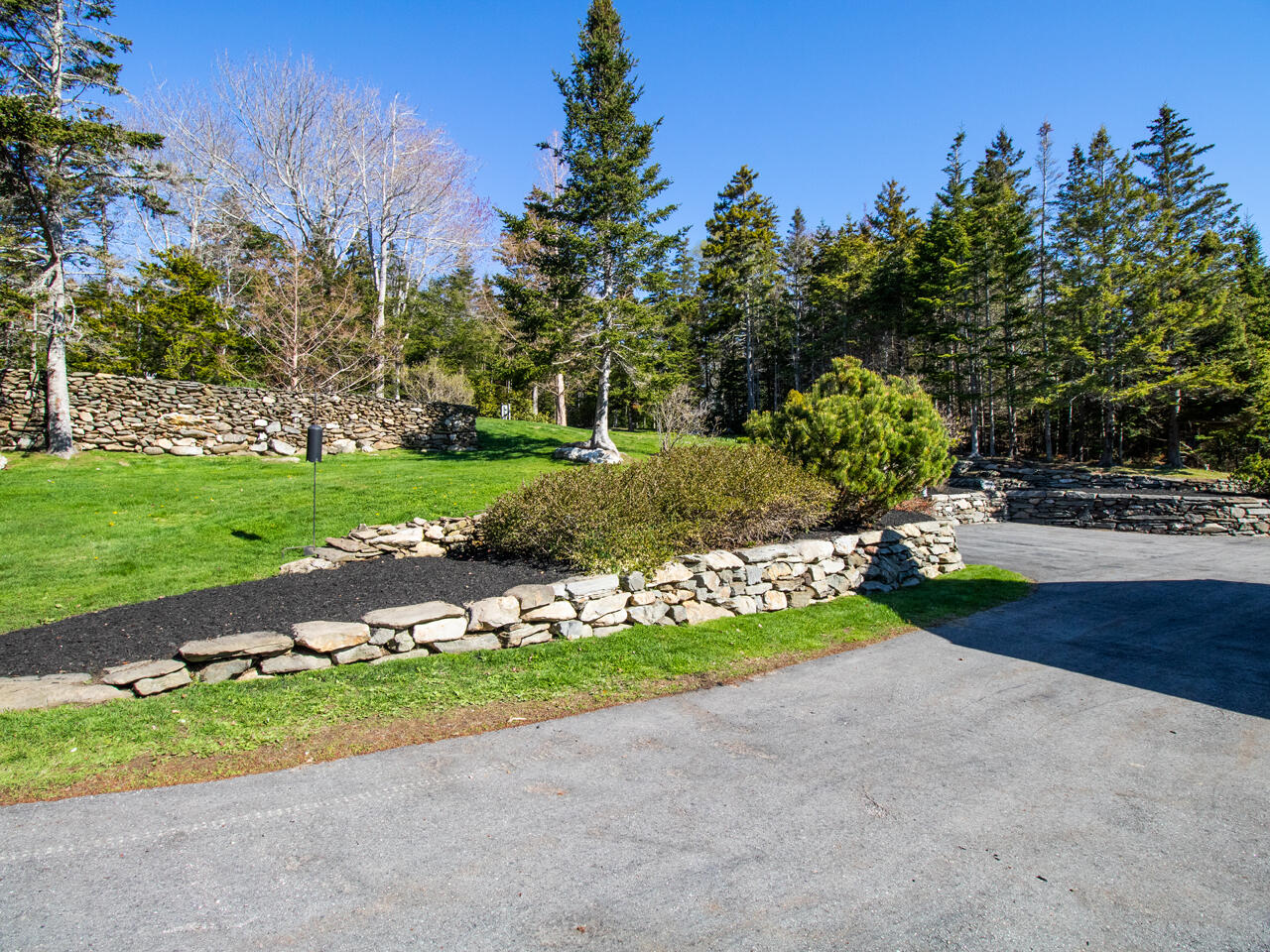 28 Yellow Head Road Bristol ME 04554