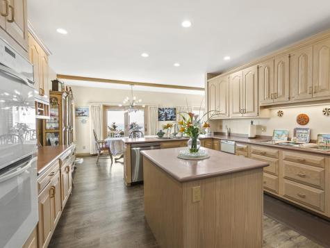 28 Yellow Head Road Bristol ME 04554