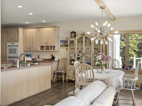 28 Yellow Head Road Bristol ME 04554