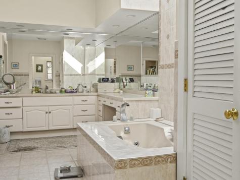 28 Yellow Head Road Bristol ME 04554