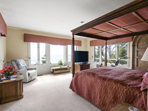 28 Yellow Head Road Bristol ME 04554