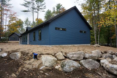 16 Lydia Lane Norway ME 04268