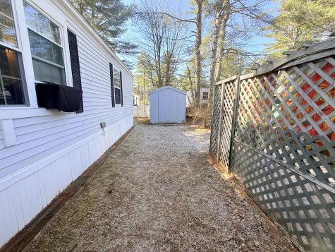 19 Larry Lane Brunswick ME 04011