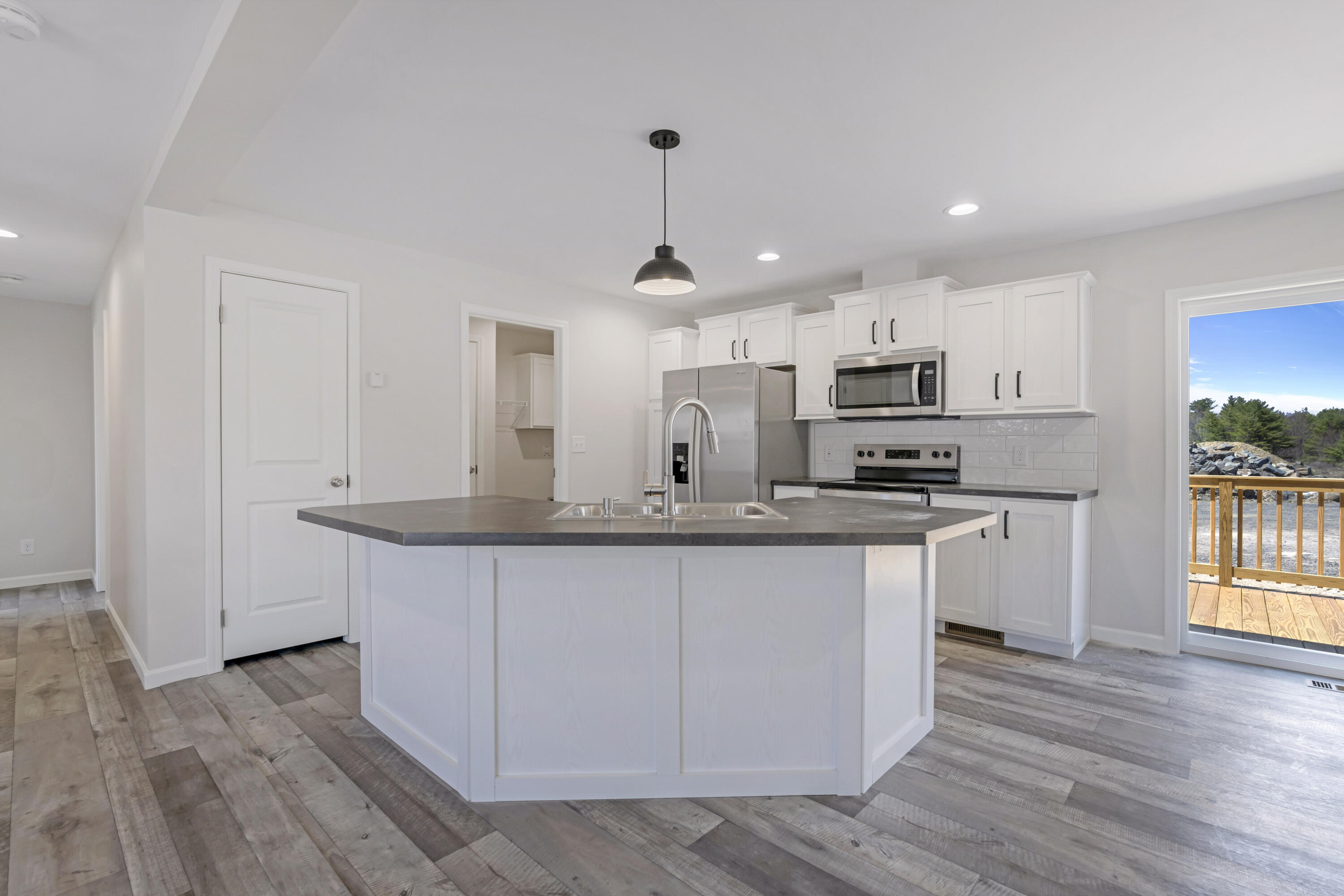 16 Colony Way Kittery ME 03904