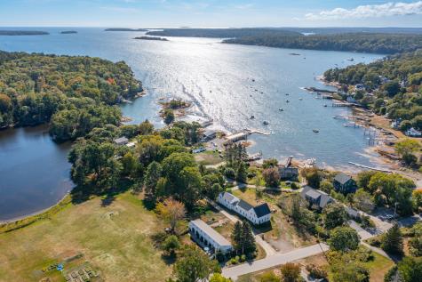 32 Murray Hill Road Boothbay ME 04544