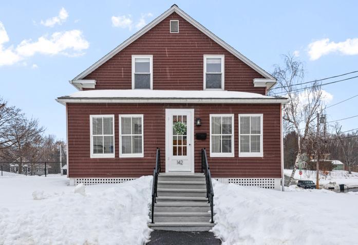 142 Baxter Avenue Auburn ME 04210