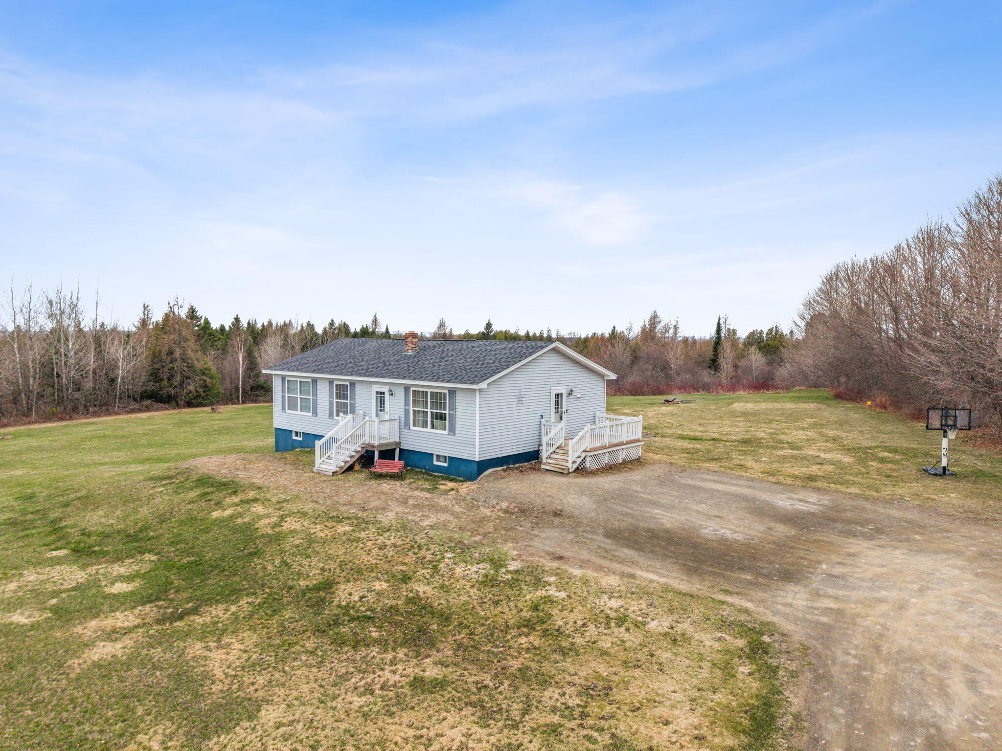 662 U.s. Highway 1 Monticello ME 04760