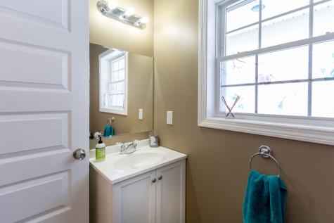 9 Amos Court Lewiston ME 04240