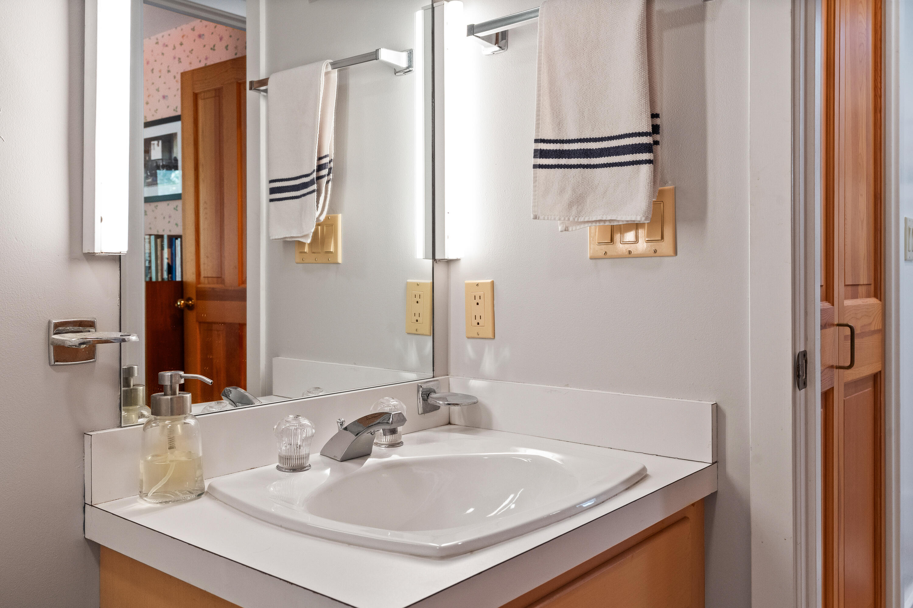 28 Orne Lane Cushing ME 04563