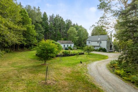 28 Orne Lane Cushing ME 04563