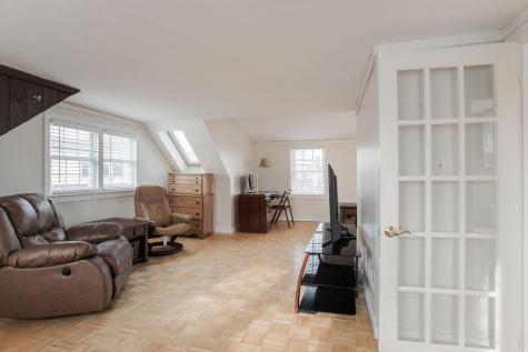 21 Bayview Avenue York ME 03909