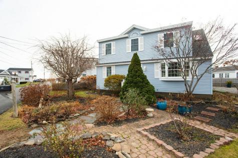 21 Bayview Avenue York ME 03909