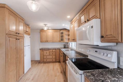 21 Bayview Avenue York ME 03909
