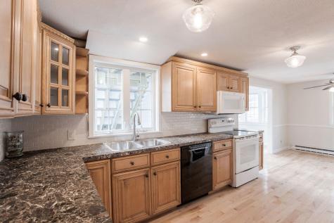 21 Bayview Avenue York ME 03909