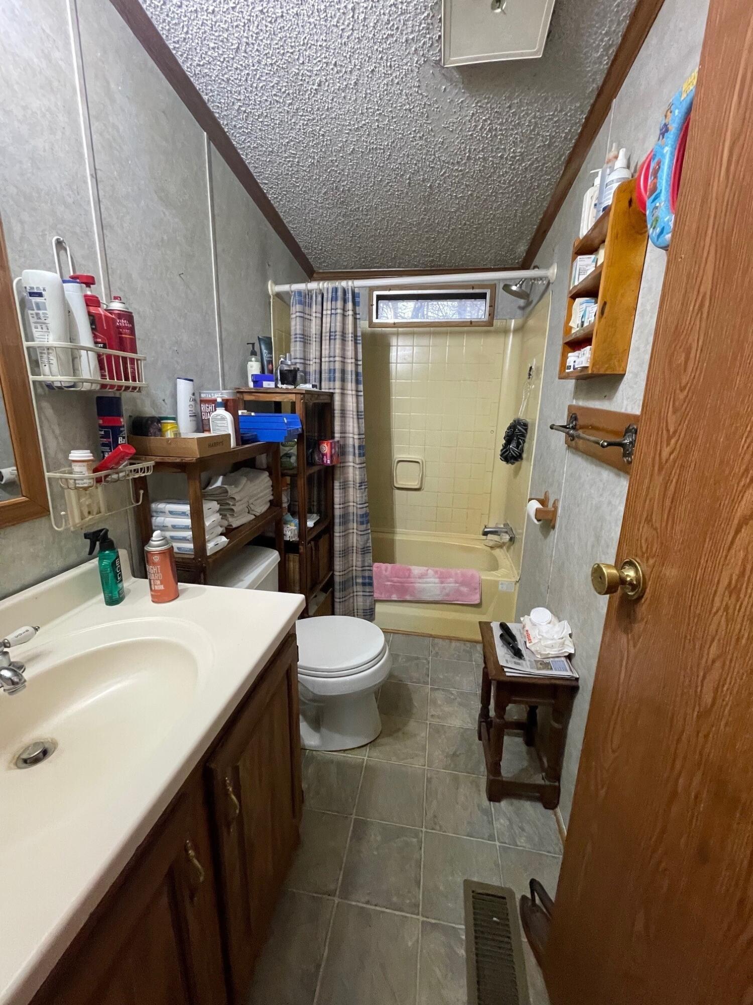 9 Jackson Dexter ME 04930