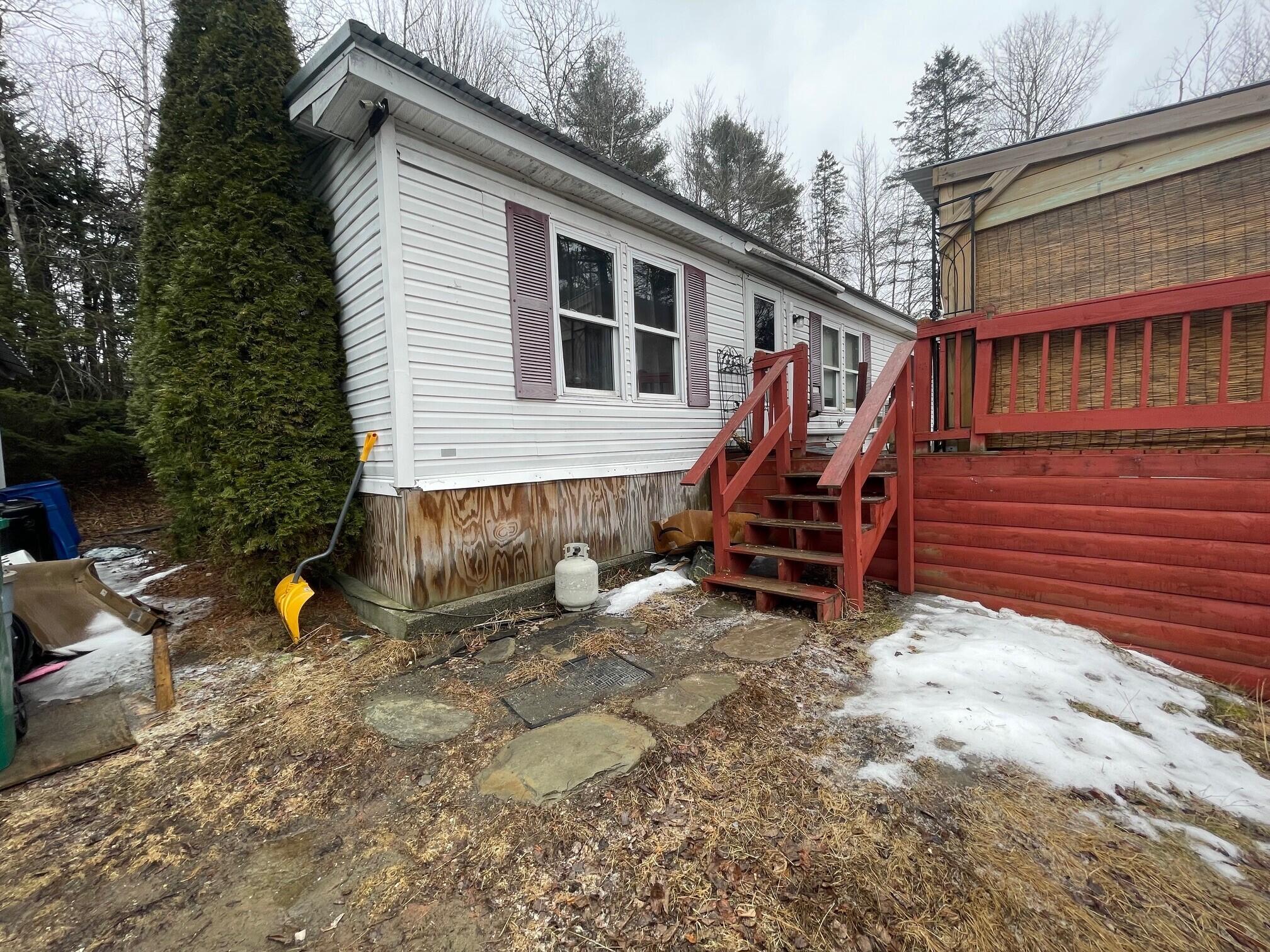 9 Jackson Dexter ME 04930