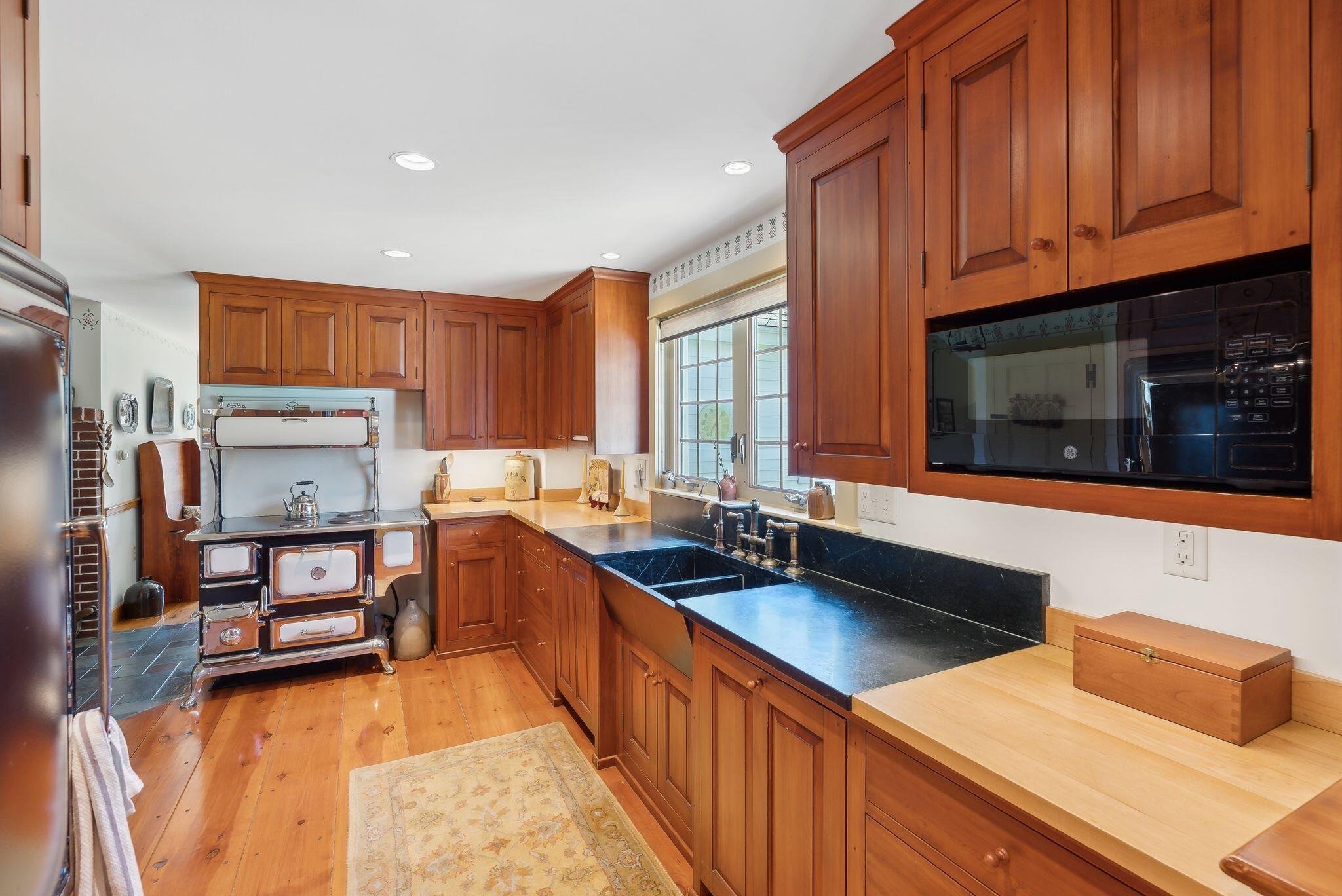 33 Smith Road Hallowell ME 04347