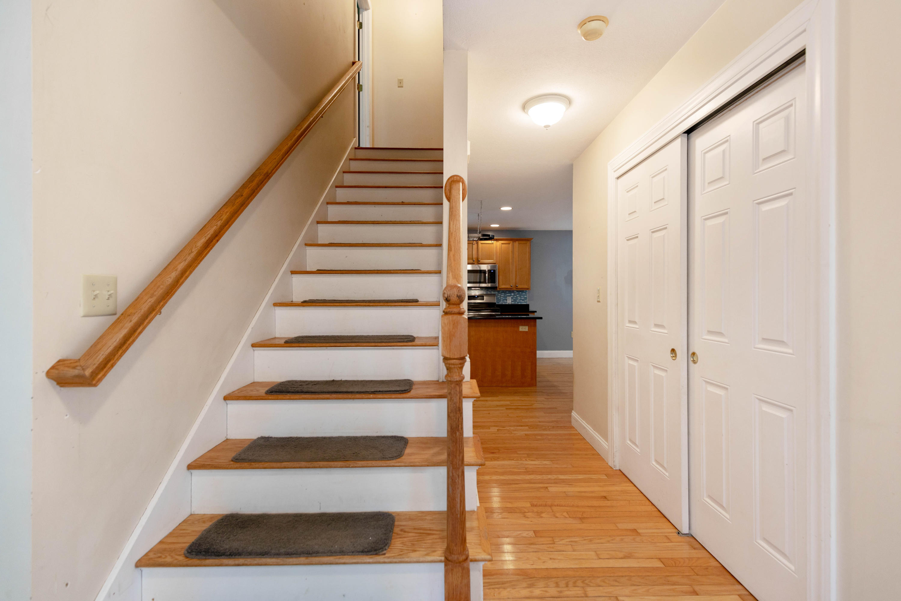 15 Eisenhower Court Naples ME 04055