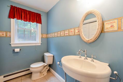 15 Eisenhower Court Naples ME 04055