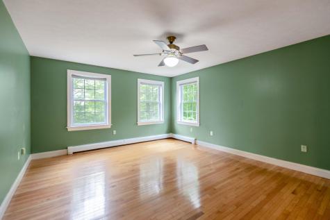 15 Eisenhower Court Naples ME 04055