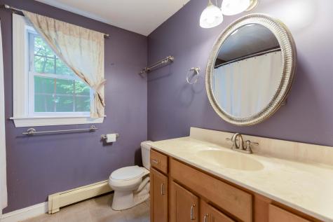 15 Eisenhower Court Naples ME 04055