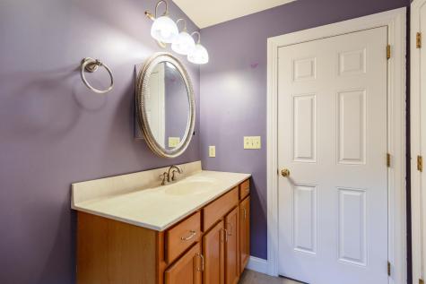 15 Eisenhower Court Naples ME 04055