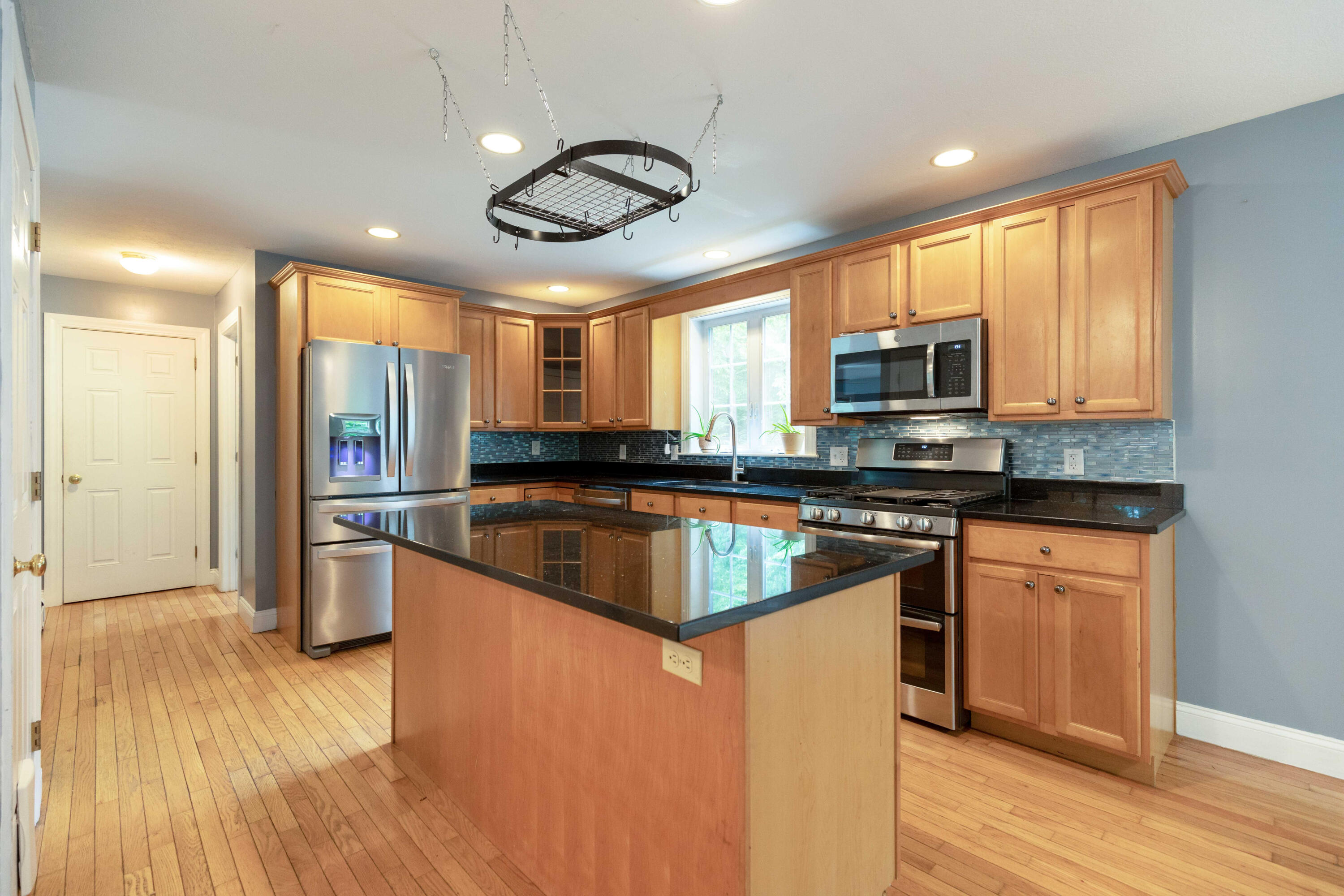 15 Eisenhower Court Naples ME 04055