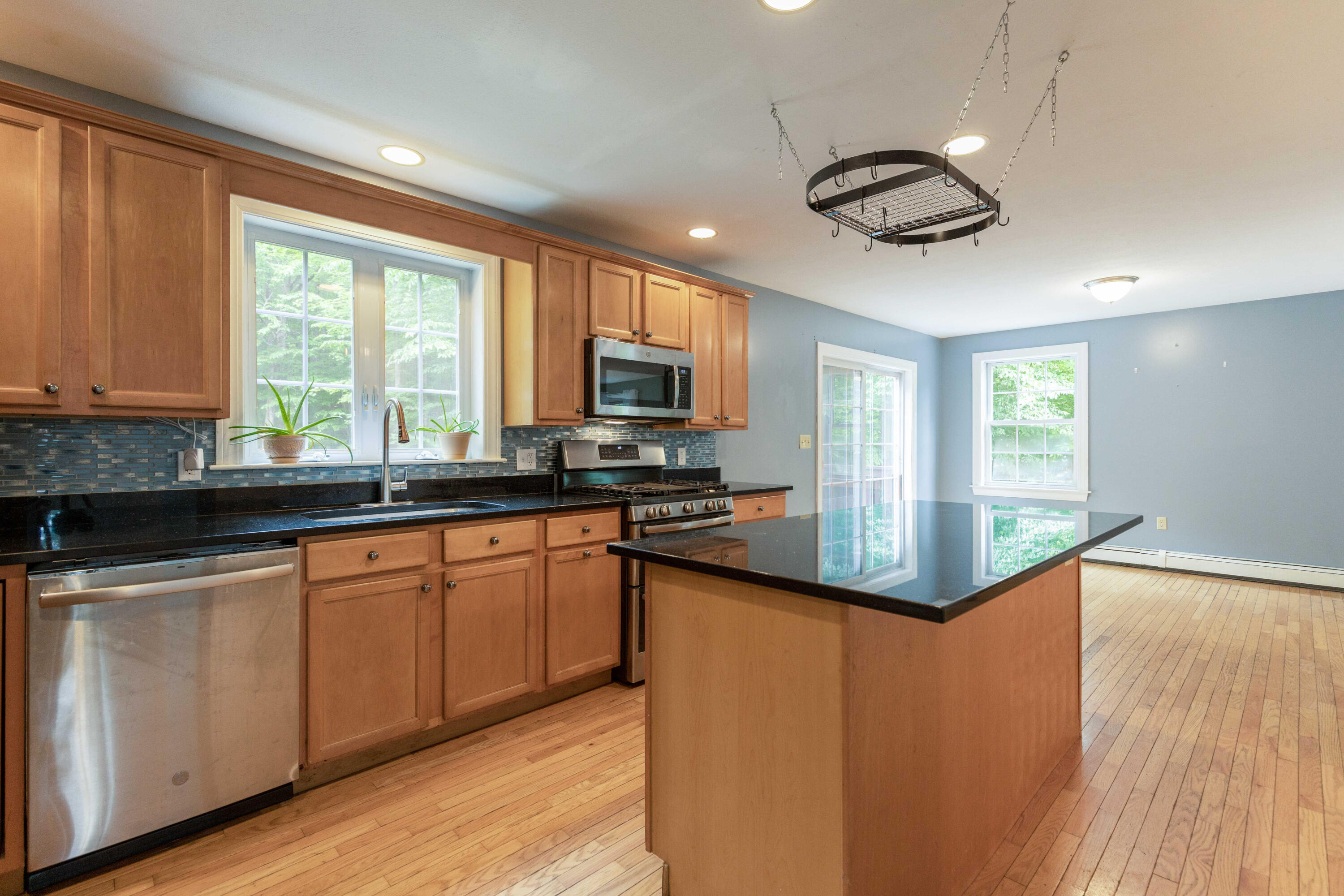 15 Eisenhower Court Naples ME 04055