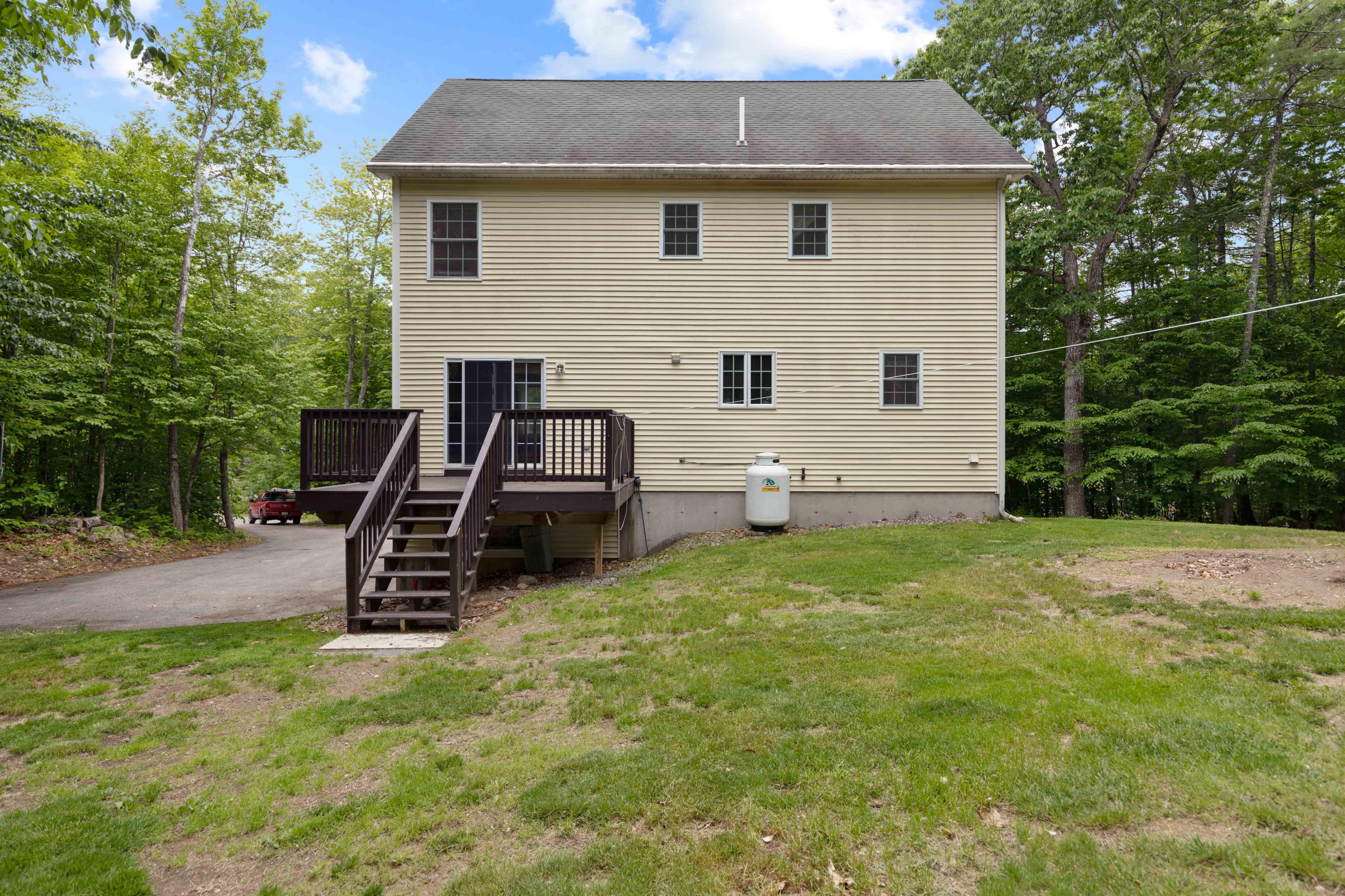 15 Eisenhower Court Naples ME 04055