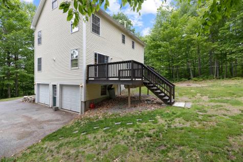 15 Eisenhower Court Naples ME 04055