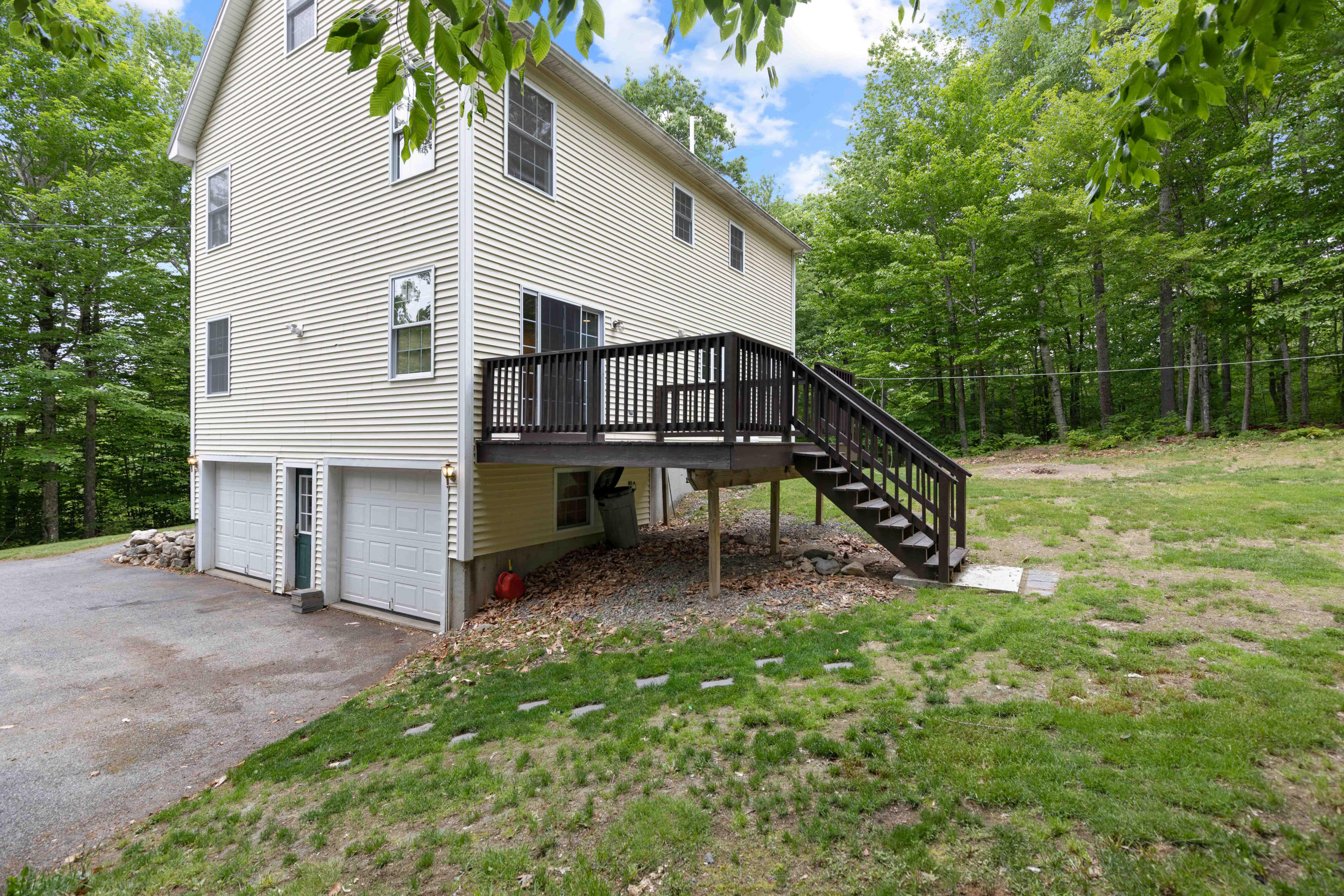 15 Eisenhower Court Naples ME 04055